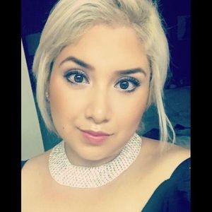 Meet your Posher, Cely